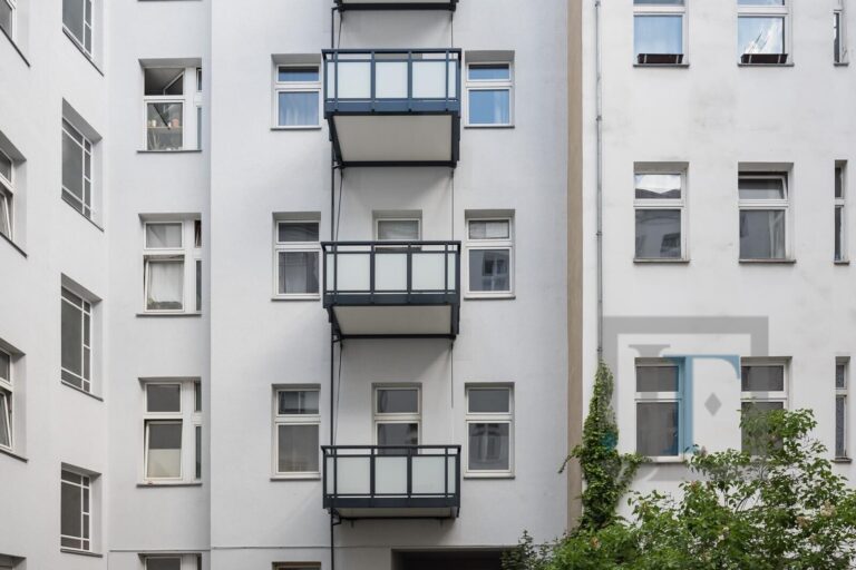Hofansicht_Balkon